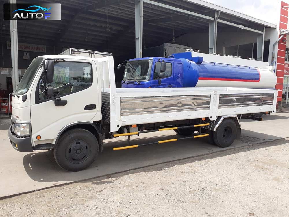 Xe tải Hino XZU650L (1.9t - 4.5m) thùng lửng